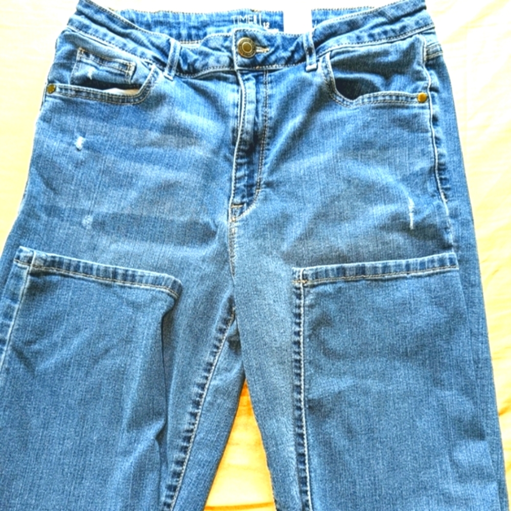 Women's Time and Tru Brand Blue Jeans Size 12 Straight